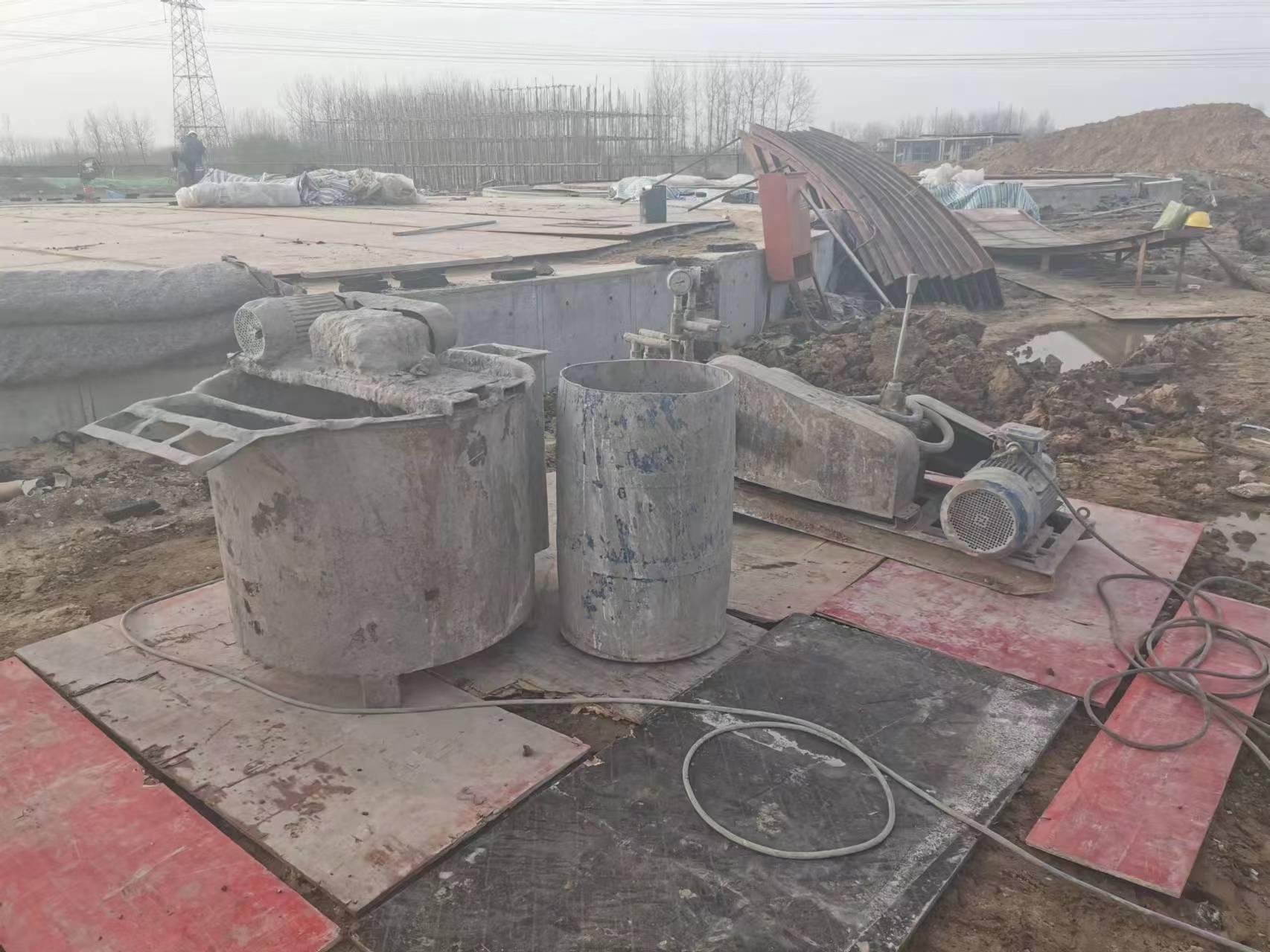 龙华山办事处设备基础注浆