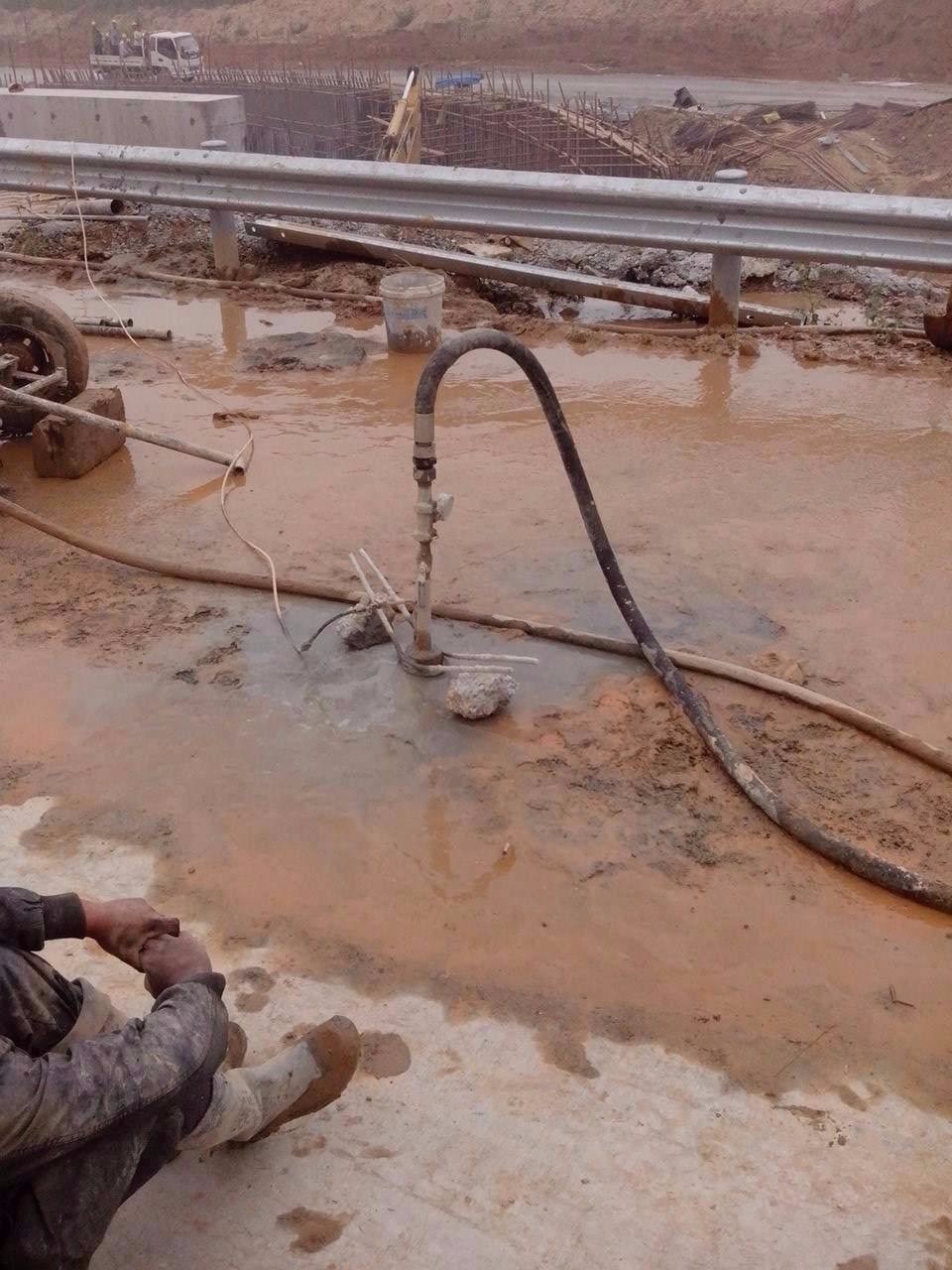 龙华山办事处路基压密注浆